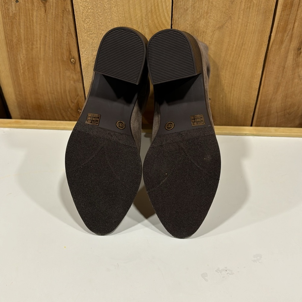 Brown suede boots - Picture 5 of 6